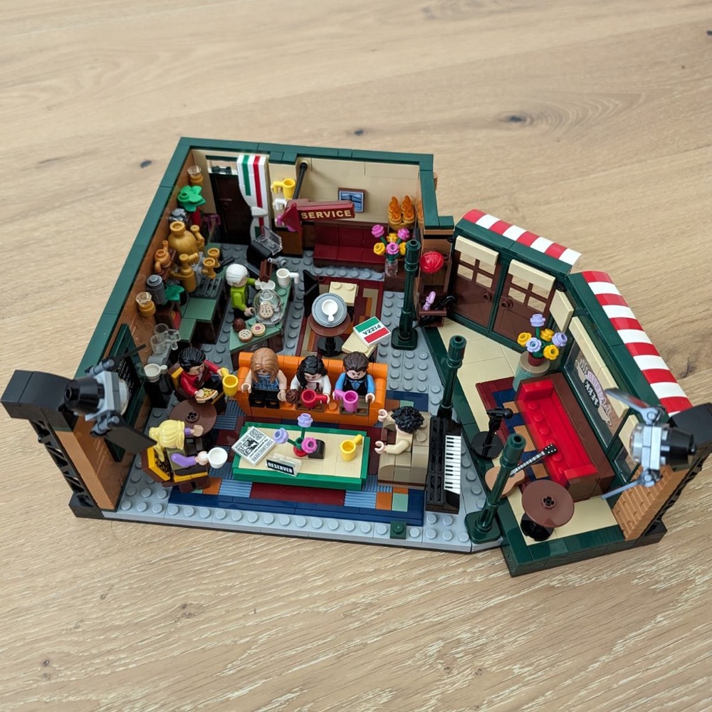 Friends Central Perk Lego Set